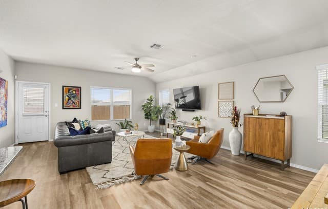 10674  Penelope Way, Converse, TX 78109 — photo 5
