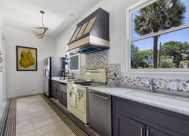 321 E Dewey Place, San Antonio, TX 78212 — photo 14