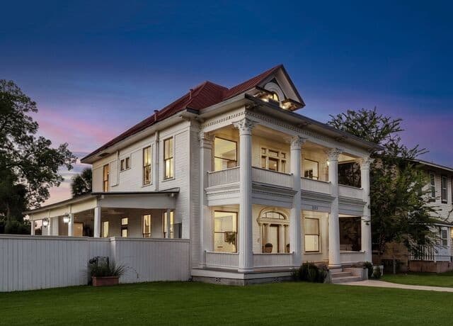 321 E Dewey Place, San Antonio, TX 78212 — photo 2