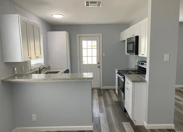 5135  Tom Stafford Dr, Kirby, TX 78219 — photo 22