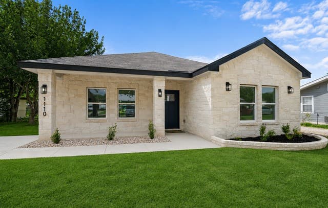 1110  Florence St, Castroville, TX 78009