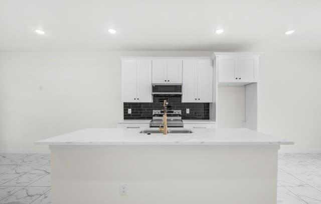 1110  Florence St, Castroville, TX 78009 — photo 11