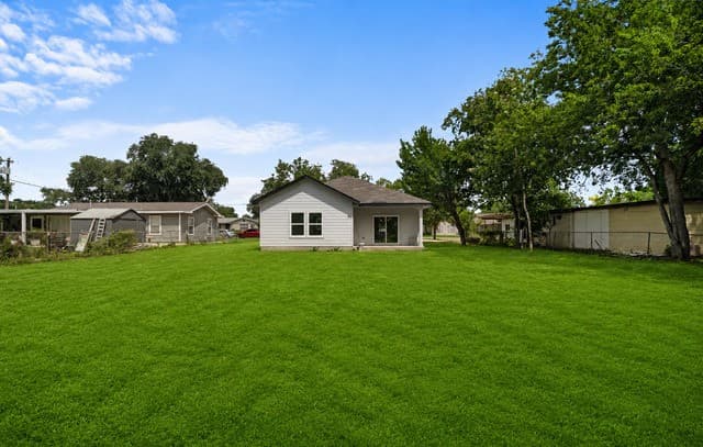 1110  Florence St, Castroville, TX 78009 — photo 24