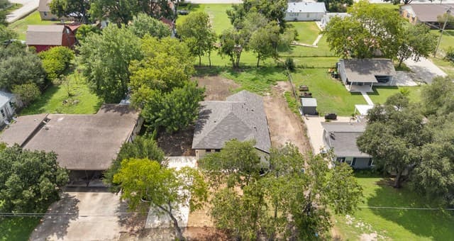 1110  Florence St, Castroville, TX 78009 — photo 25