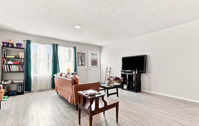 11931  Catbird, San Antonio, TX 78221 — photo 5