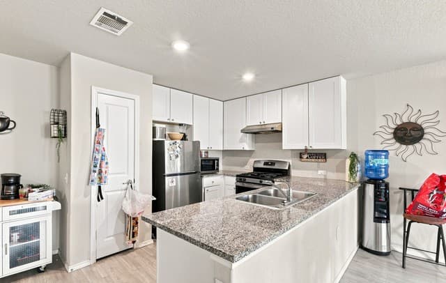 11931  Catbird, San Antonio, TX 78221 — photo 9