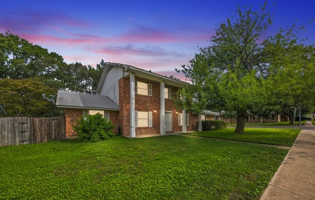 5827 Grass Hill Dr