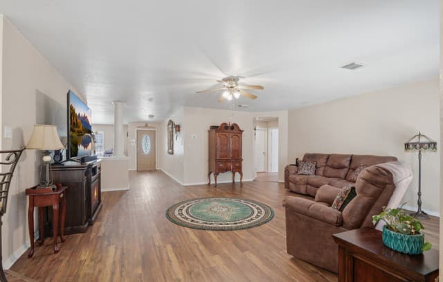 121  Springtree Pkwy, Cibolo, TX 78108 — photo 17