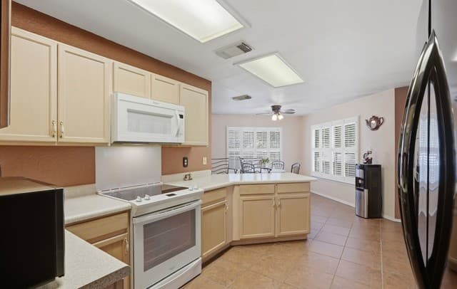 121  Springtree Pkwy, Cibolo, TX 78108 — photo 8