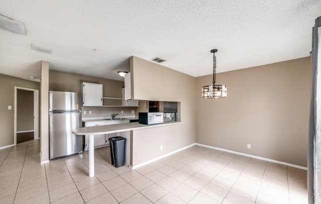 6854  Arbor Springs Dr, San Antonio, TX 78249 — photo 5