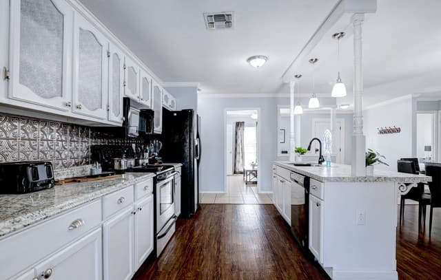 10535  Breeds Hill, San Antonio, TX 78245 — photo 10