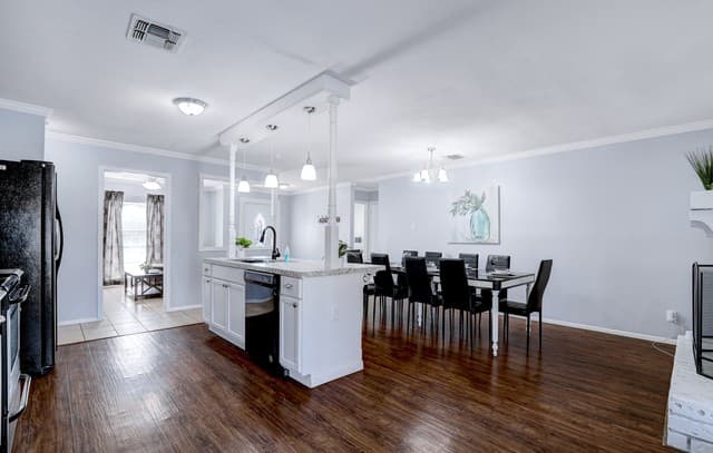 10535  Breeds Hill, San Antonio, TX 78245 — photo 11