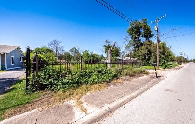 1220  Rice Rd, San Antonio, TX 78220 — photo 2