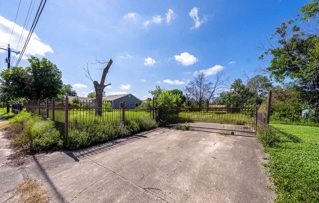 1220  Rice Rd, San Antonio, TX 78220 — photo 4
