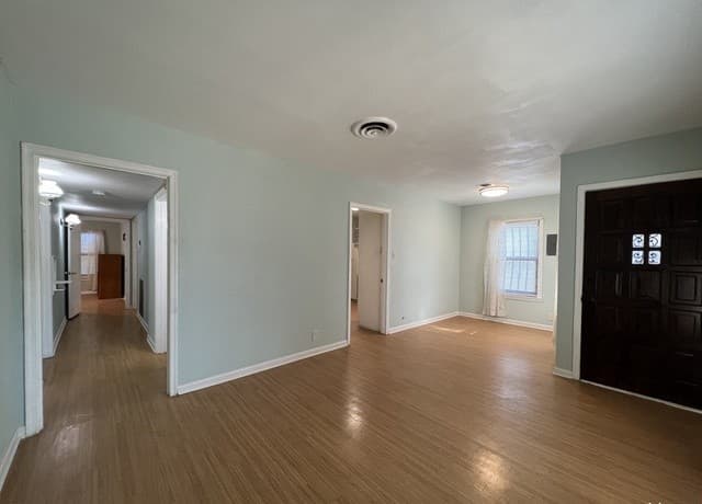 119  Mazzurana St, San Antonio, TX 78207 — photo 4