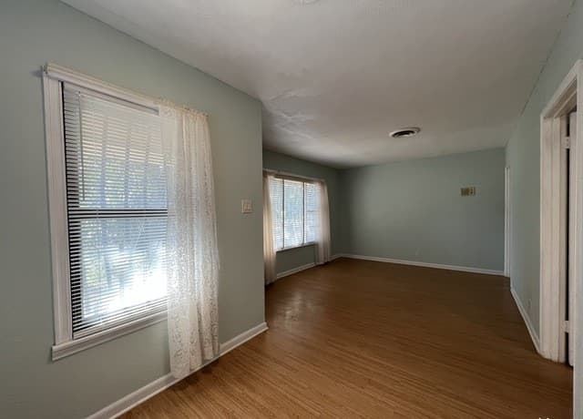 119  Mazzurana St, San Antonio, TX 78207 — photo 5
