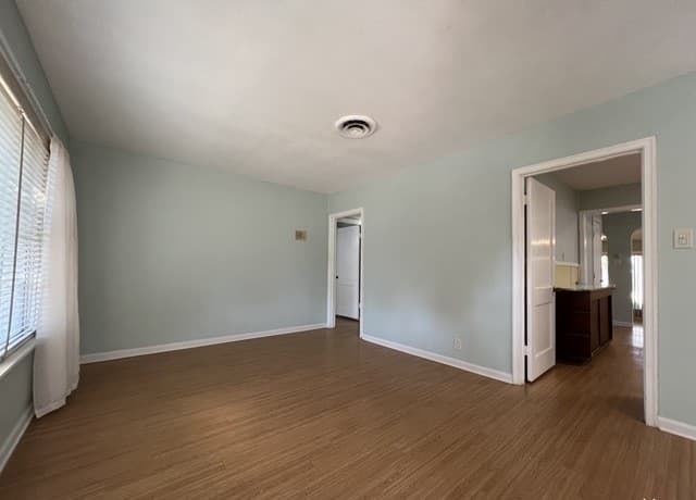 119  Mazzurana St, San Antonio, TX 78207 — photo 7