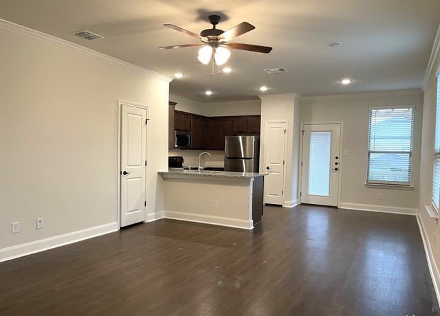 2222  Sandlewood Cv Unit 101, San Antonio, TX 78245 — photo 4