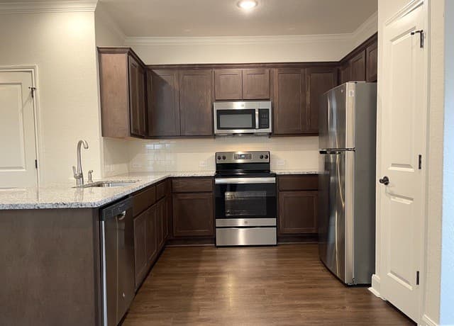 2222  Sandlewood Cv Unit 101, San Antonio, TX 78245 — photo 6