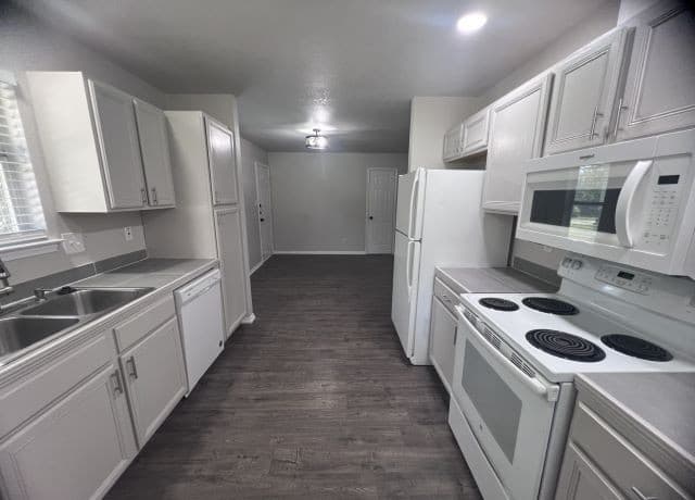 2244  Eastman Ave, New Braunfels, TX 78130 — photo 7