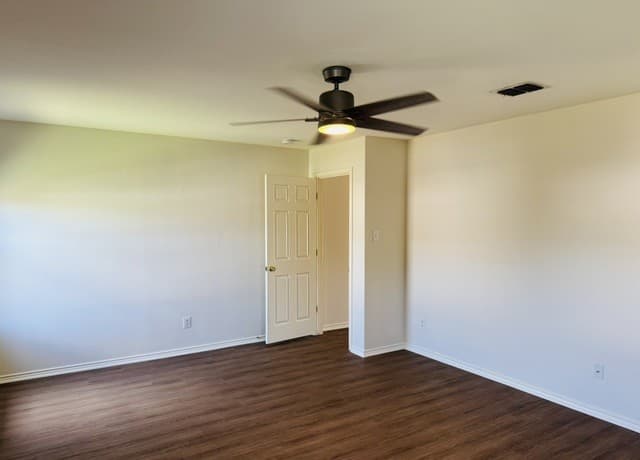 8943  Walnut Spgs, Universal City, TX 78148 — photo 12