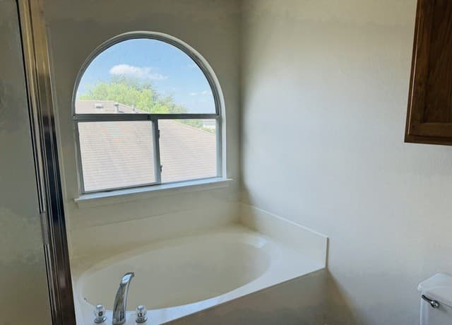8943  Walnut Spgs, Universal City, TX 78148 — photo 14