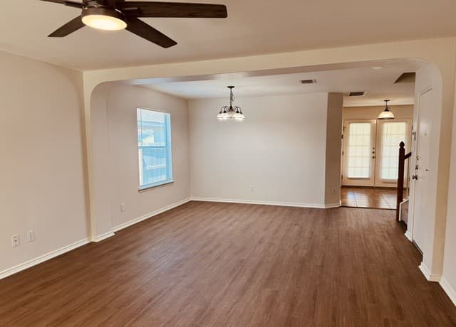8943  Walnut Spgs, Universal City, TX 78148 — photo 4