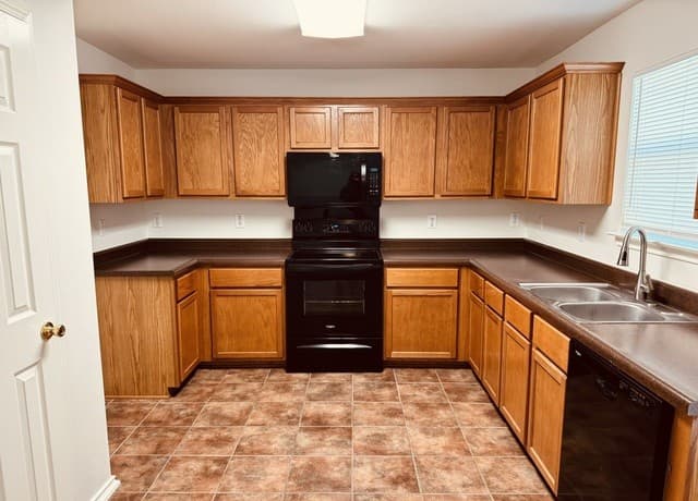8943  Walnut Spgs, Universal City, TX 78148 — photo 5
