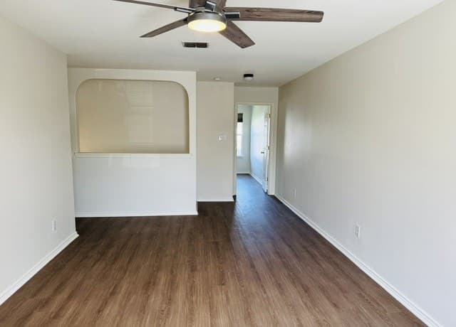 8943  Walnut Spgs, Universal City, TX 78148 — photo 9