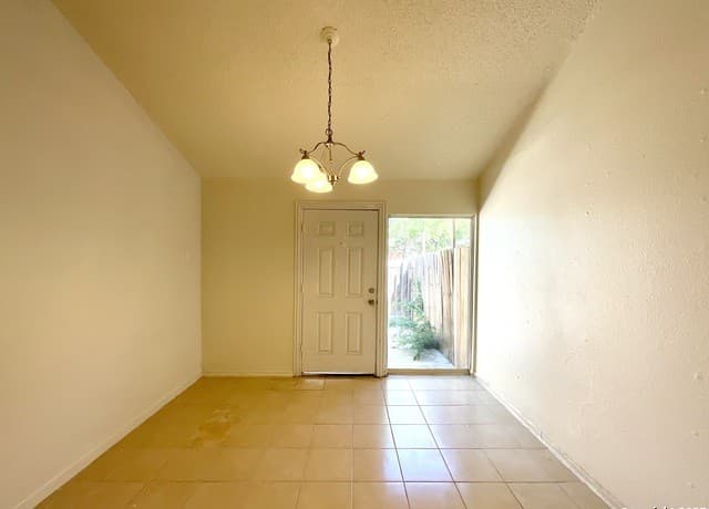 7237  Glen Bay, San Antonio, TX 78239 — photo 10