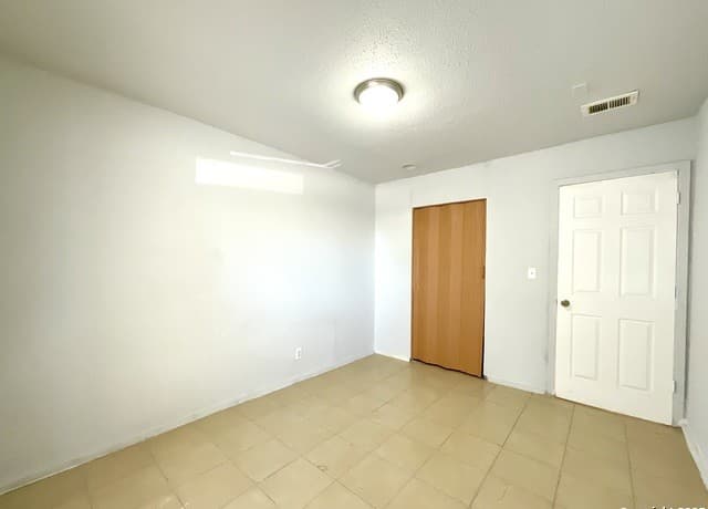 7237  Glen Bay, San Antonio, TX 78239 — photo 23
