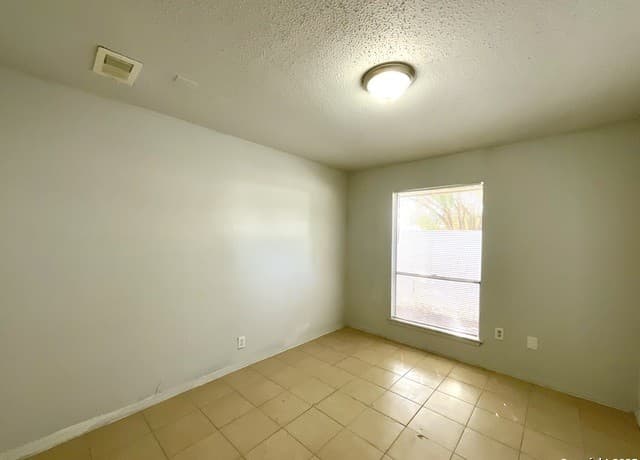 7237  Glen Bay, San Antonio, TX 78239 — photo 24