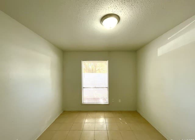 7237  Glen Bay, San Antonio, TX 78239 — photo 25