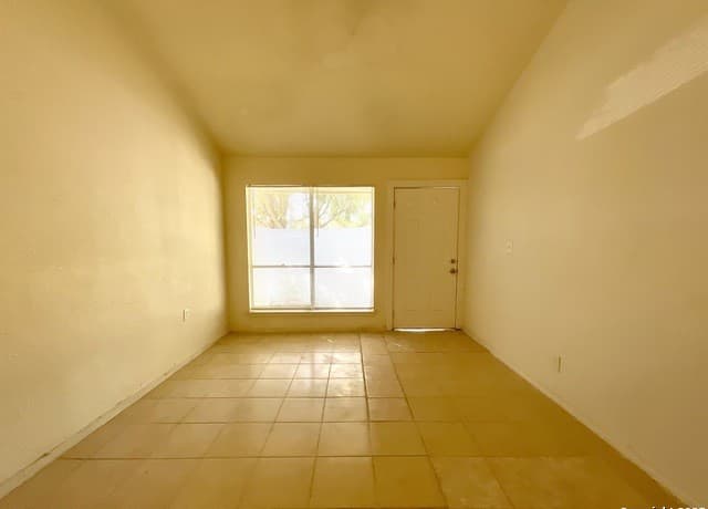 7237  Glen Bay, San Antonio, TX 78239 — photo 5