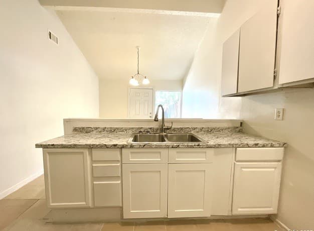 7237  Glen Bay, San Antonio, TX 78239 — photo 8