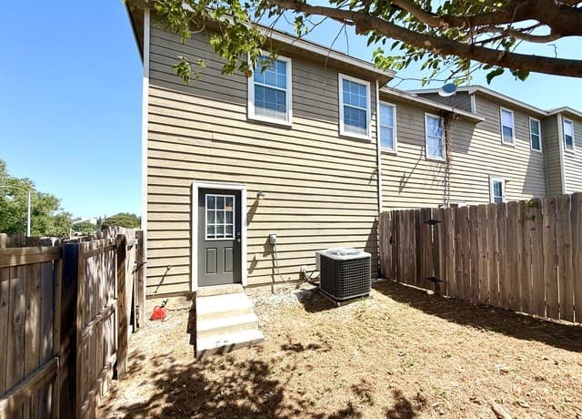 5026  Summitwood Unit 1, San Antonio, TX 78229 — photo 15