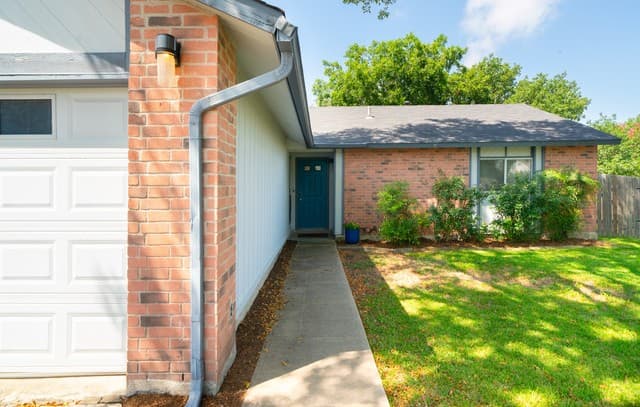 4726  Crested Grv, San Antonio, TX 78217 — photo 2