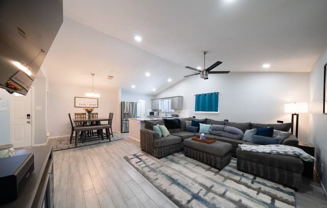 4726  Crested Grv, San Antonio, TX 78217 — photo 4