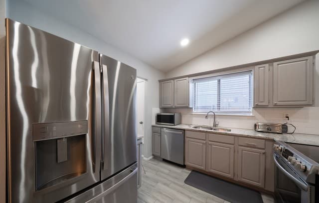 4726  Crested Grv, San Antonio, TX 78217 — photo 8