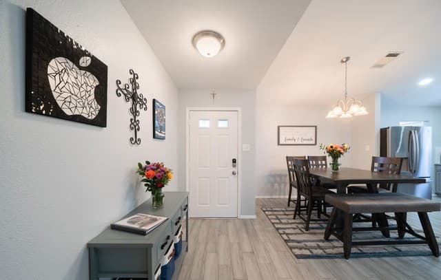 4726  Crested Grv, San Antonio, TX 78217 — photo 9