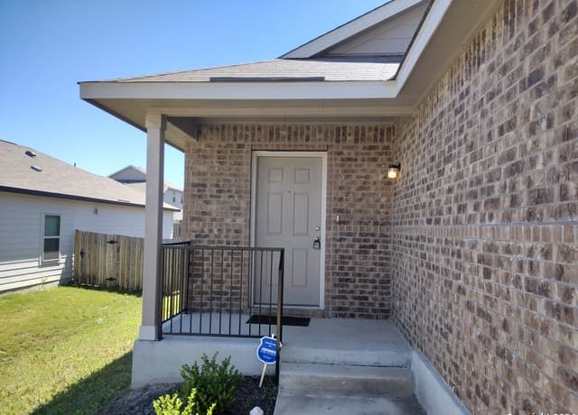 2024  Cassiopeia Bnd, San Antonio, TX 78245 — photo 2