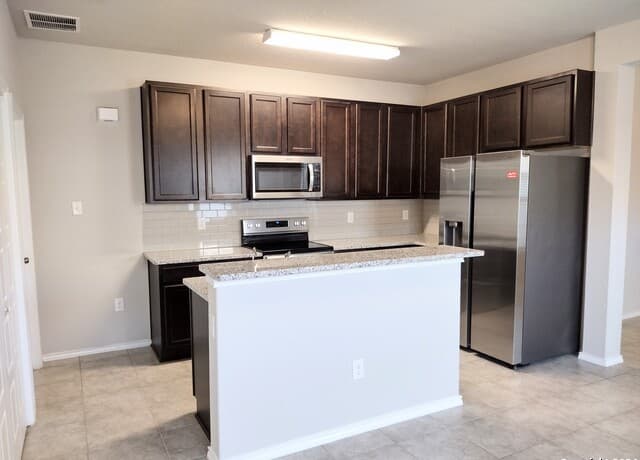 2024  Cassiopeia Bnd, San Antonio, TX 78245 — photo 7