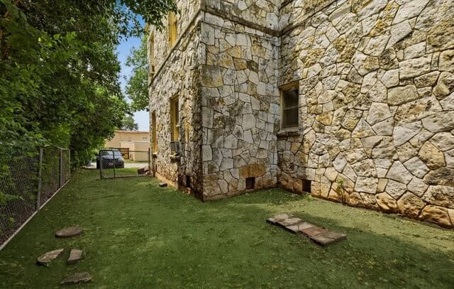 412  Club Dr Unit 1, San Antonio, TX 78201 — photo 16