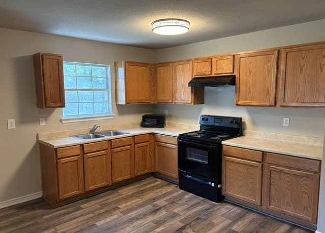 1304  Avenue D, Hondo, TX 78861 — photo 3