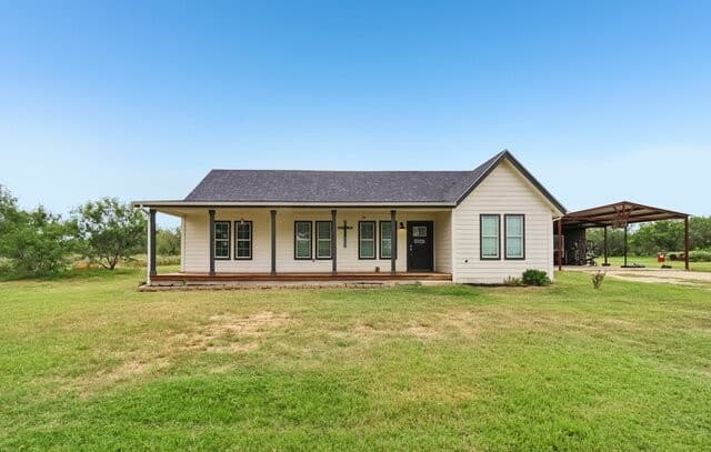 1213  County Road 1670, Moore, TX 78057 — photo 5