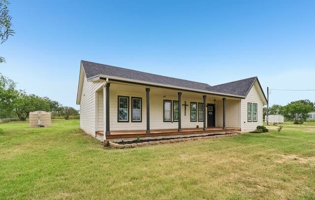 1213  County Road 1670, Moore, TX 78057 — photo 6