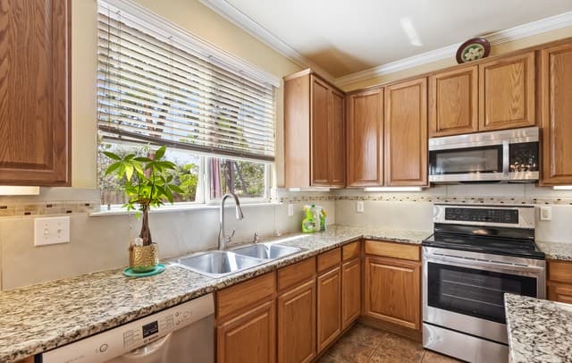 8506  Raton Way, Helotes, TX 78023 — photo 11