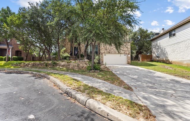 8506  Raton Way, Helotes, TX 78023 — photo 2