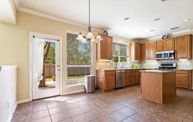 8506  Raton Way, Helotes, TX 78023 — photo 9