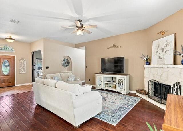 316  Governors Dr, Floresville, TX 78114 — photo 14